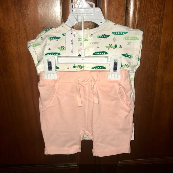 🆕 Petit Lem Baby Girl Little critter outfit - Picture 2 of 6